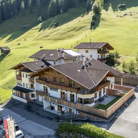 Neustift Near Stubai Lift, Cleaning Included * Neustift im Stubaital